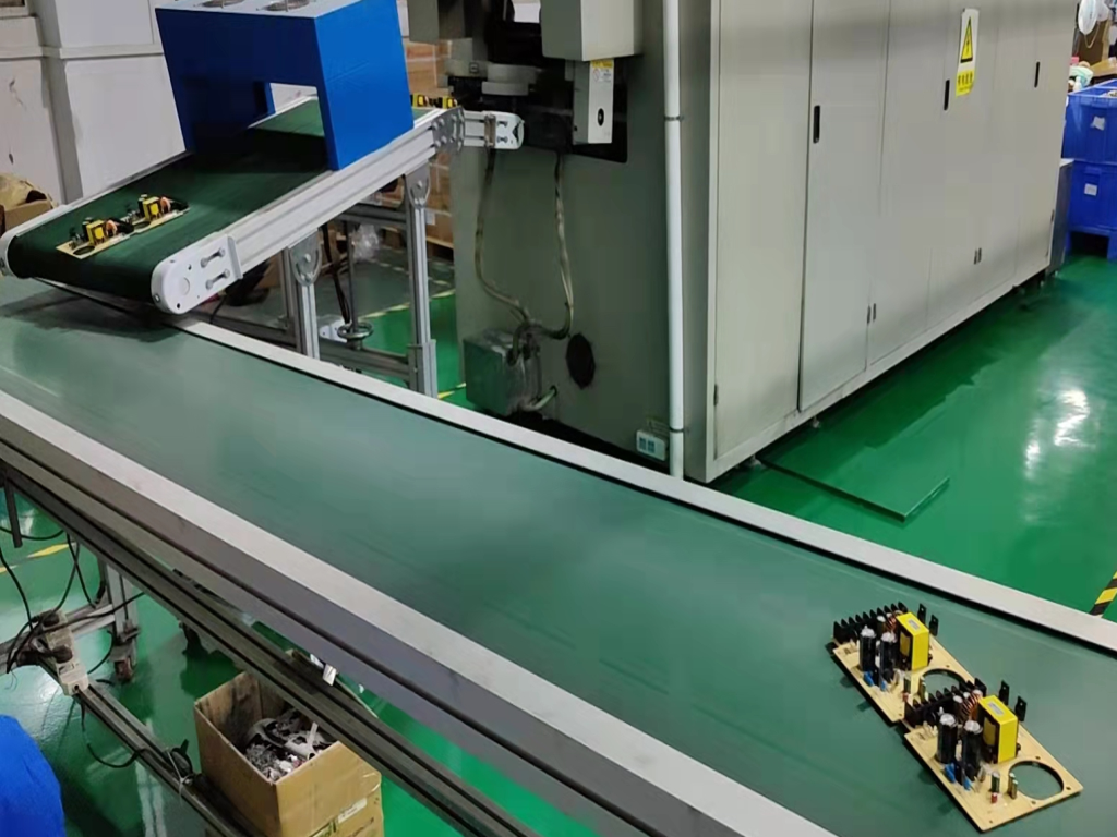 LED电源焊接车间